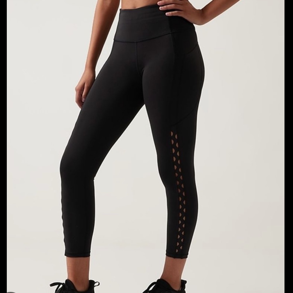 Athleta Ultimate Stash Craft 7/8 Tight
